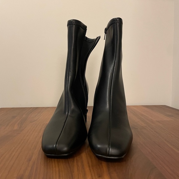 Black Steve Madden Hushh Boots - Picture 3 of 5